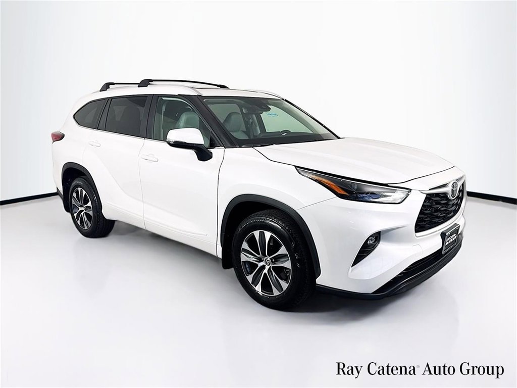 Used 2023 Toyota Highlander XLE