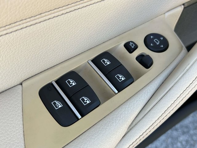 Used 2018 BMW 530i RWD image 16