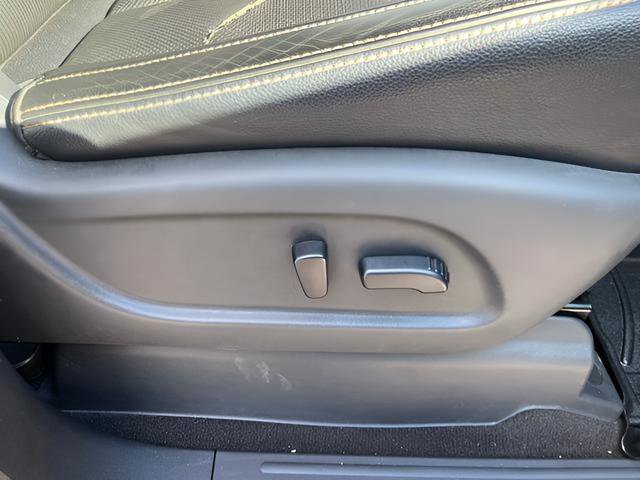 Used 2018 Nissan Titan SL w/ Midnight Edition image 36