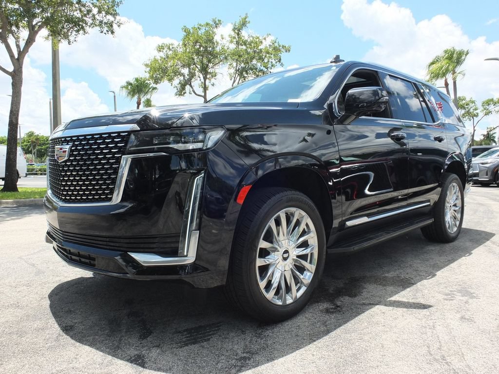 Used 2024 Cadillac Escalade Premium Luxury AWD/4WD image 16