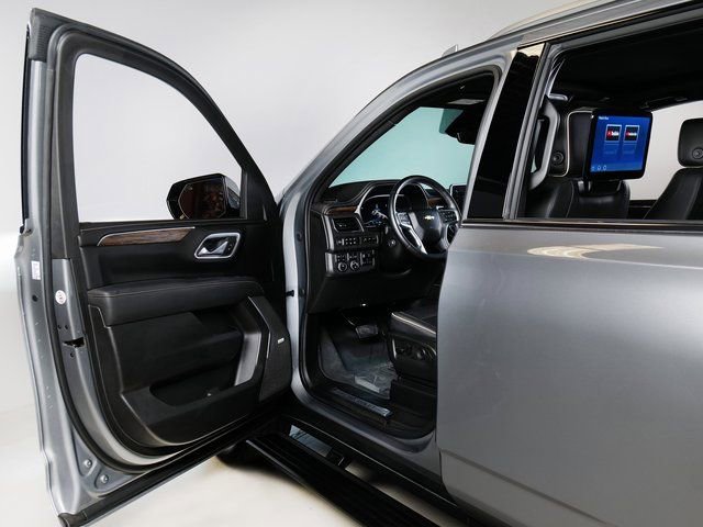 Used 2023 Chevrolet Tahoe Premier w/ Premium Package image 28