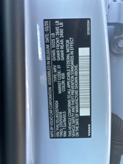 Used 2025 Volvo XC40 B5 Core AWD/4WD image 26