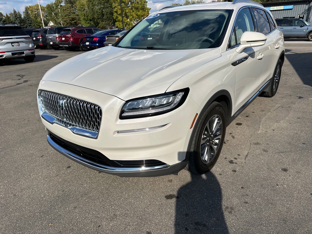 Used 2022 Lincoln Nautilus FWD w/ Premium Package image 6