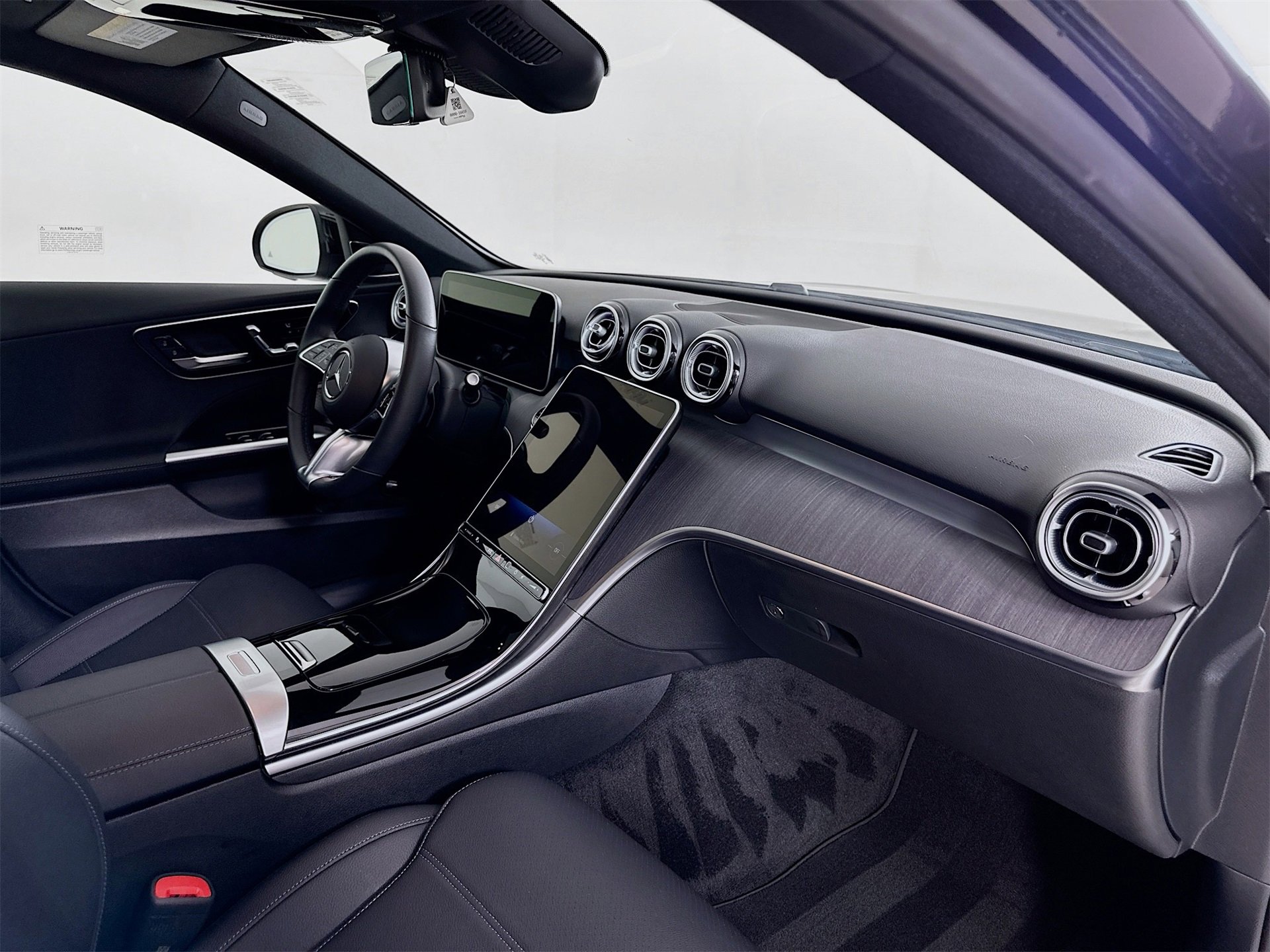 Used 2025 Mercedes-Benz C 300 4MATIC Sedan image 32