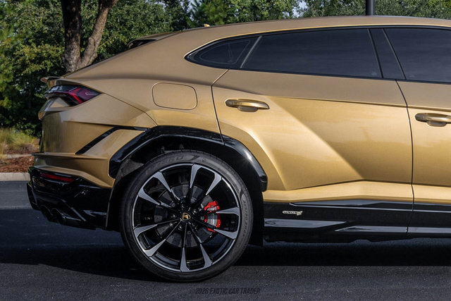 Used 2024 Lamborghini Urus S AWD/4WD image 10