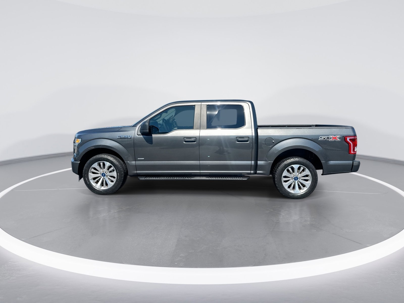 Used 2017 Ford F150 XL w/ Equipment Group 101A Mid RWD image 6