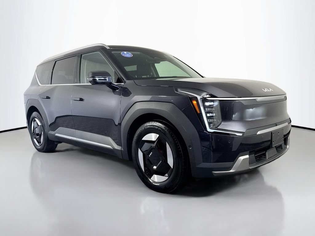Used 2026 Kia EV9 Wind AWD/4WD image 3