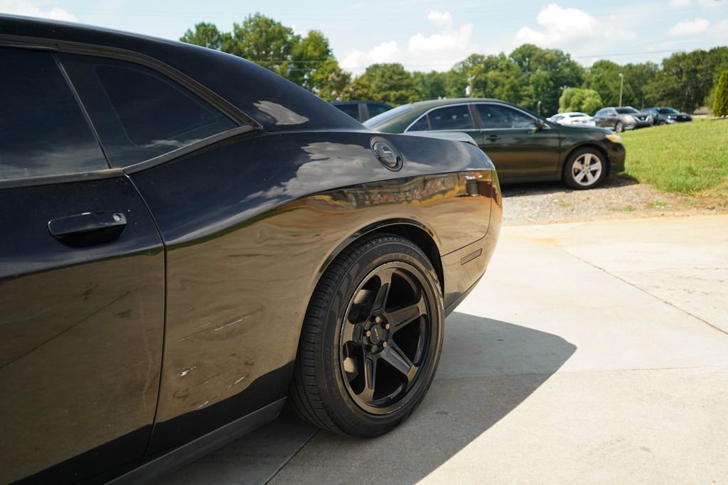 Used 2019 Dodge Challenger R/T w/ Shaker Package RWD image 17