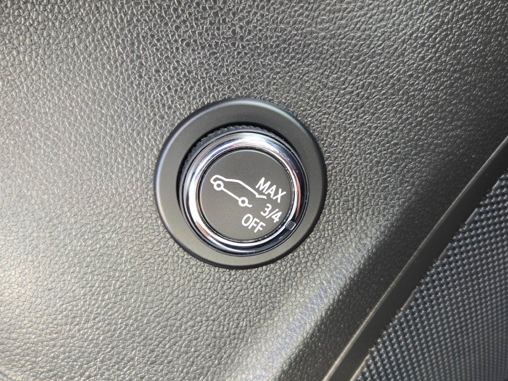 Used 2023 Buick Envision Essence w/ Sport Touring Package AWD/4WD image 35