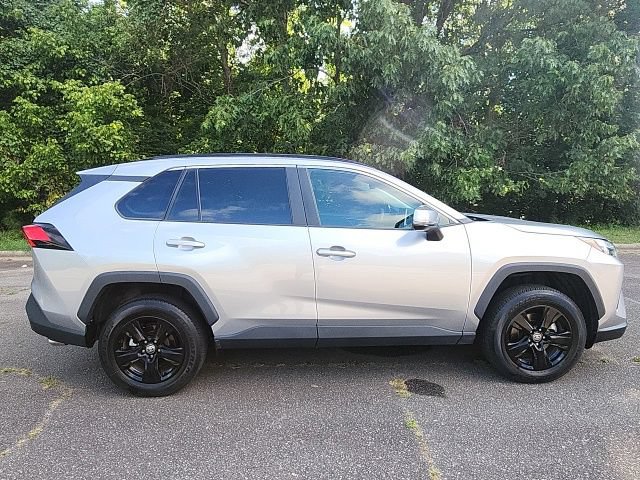 Used 2023 Toyota RAV4 XLE AWD/4WD image 6