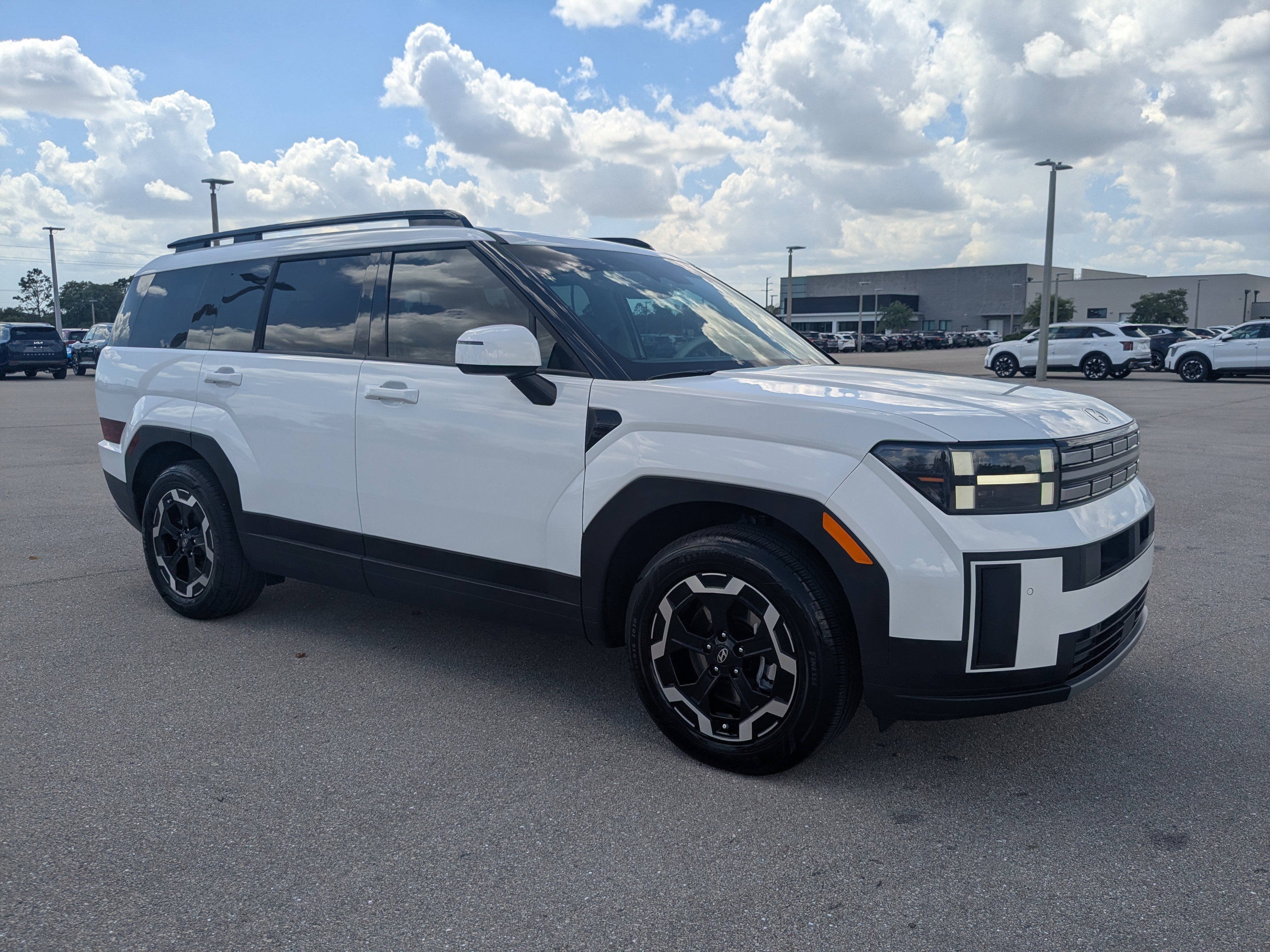 Used 2024 Hyundai Santa Fe SEL image 2