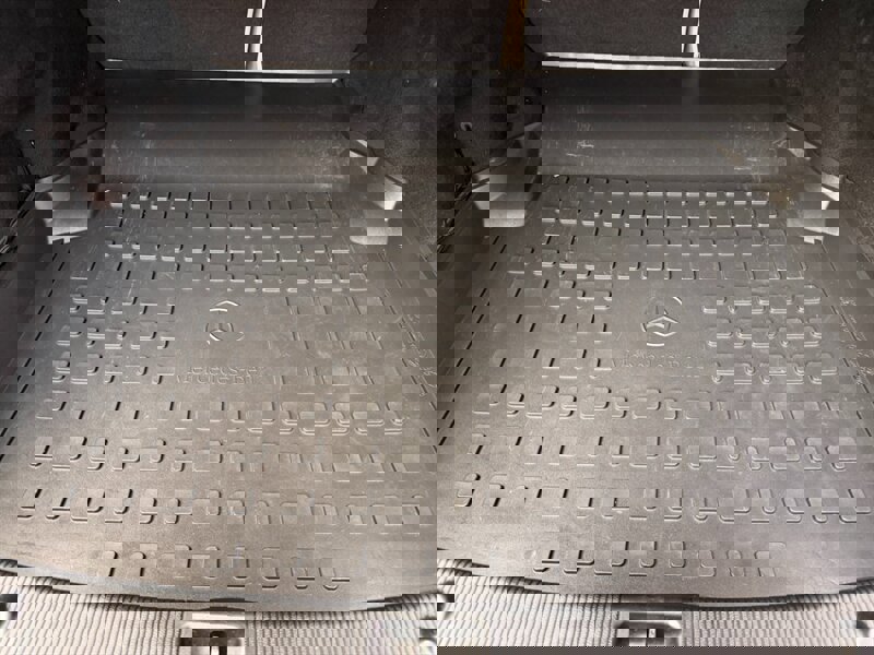 Used 2010 Mercedes-Benz E 550 Coupe image 19