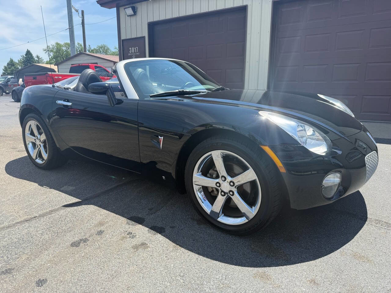 Used 2007 Pontiac Solstice Convertible w/ Premium Package RWD image 23