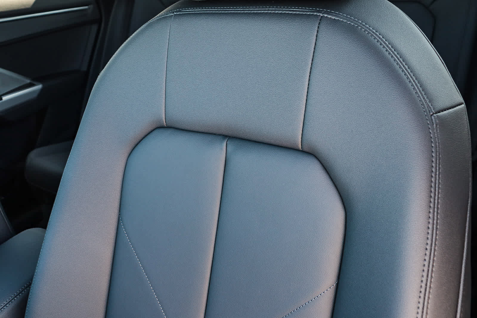 New 2025 Audi Q3 2.0T Premium image 37