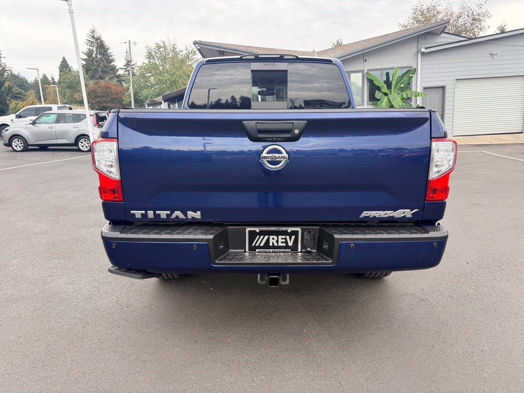Used 2018 Nissan Titan PRO-4X AWD/4WD image 4