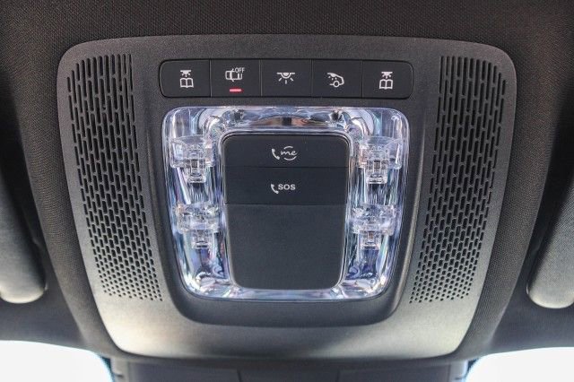 New 2025 Mercedes-Benz GLB 250 4MATIC image 16