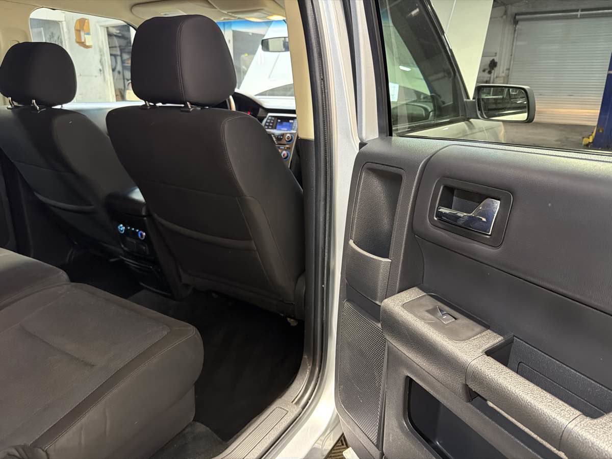 Used 2016 Ford Flex SE image 25