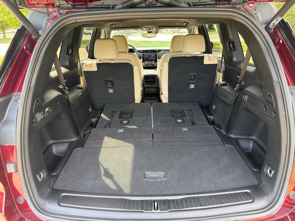 Used 2023 Jeep Grand Cherokee L Limited AWD/4WD image 52