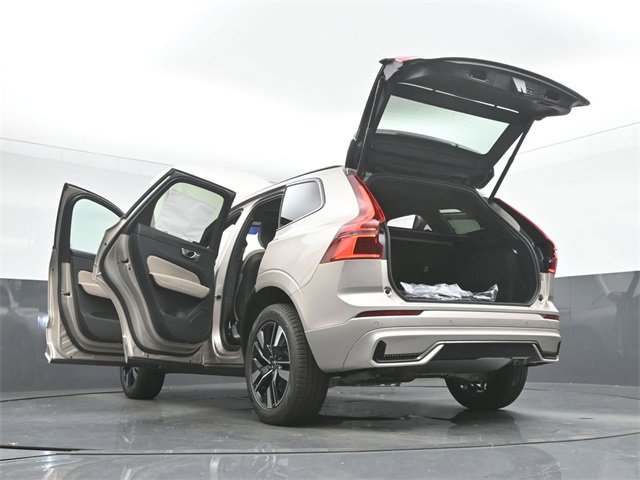 New 2026 Volvo XC60 B5 Core w/ Climate Package image 55