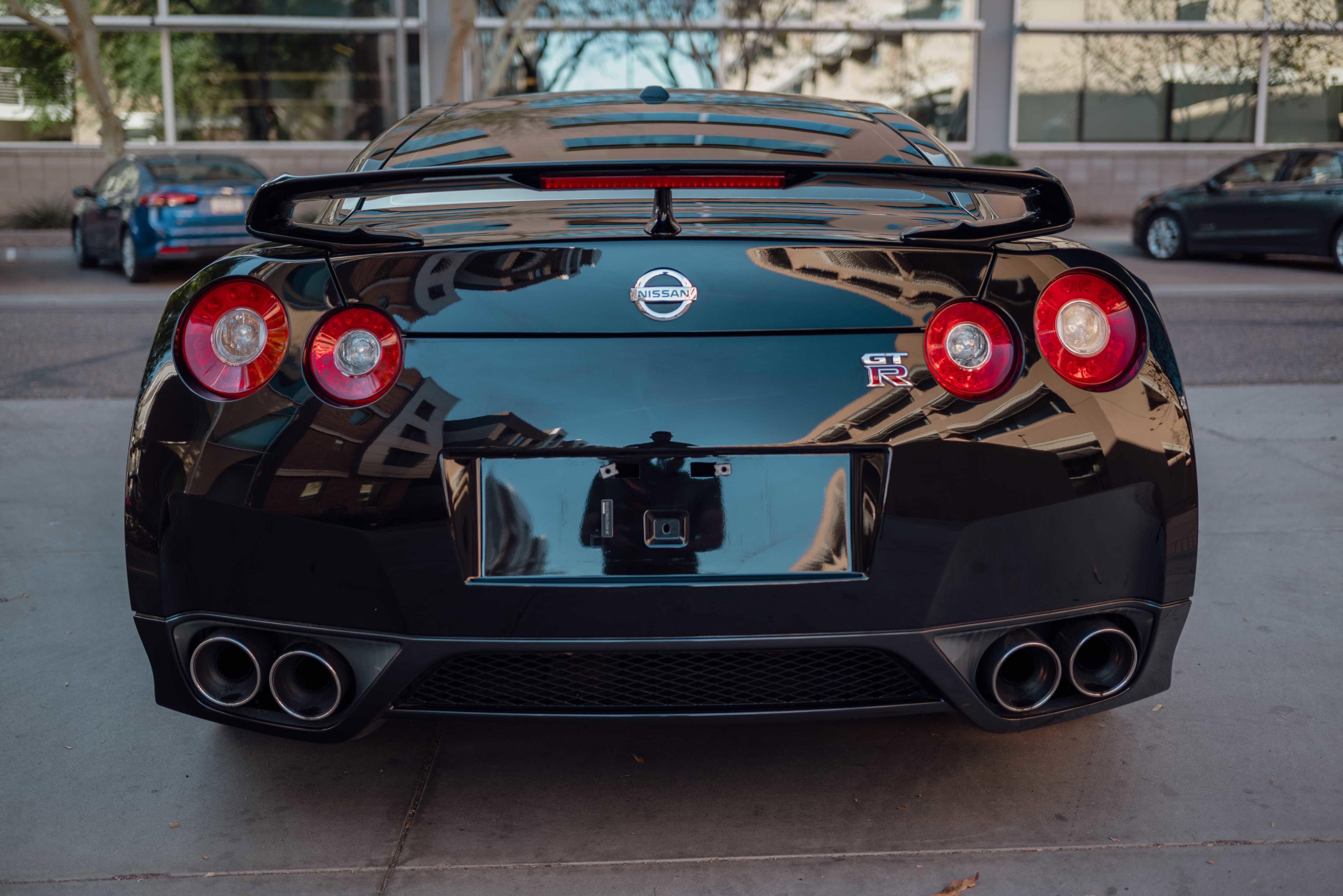 Used 2010 Nissan GT-R Premium AWD/4WD image 5