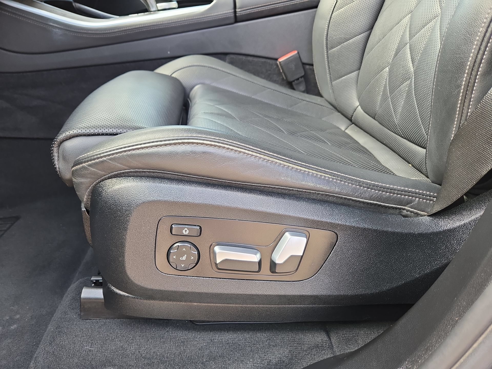 Used 2023 BMW X5 xDrive40i AWD/4WD image 17