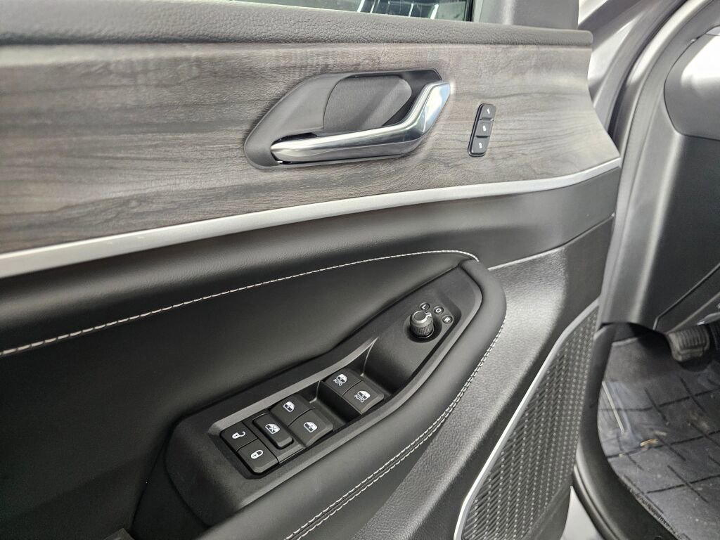 New 2026 Jeep Grand Cherokee Limited AWD/4WD image 21