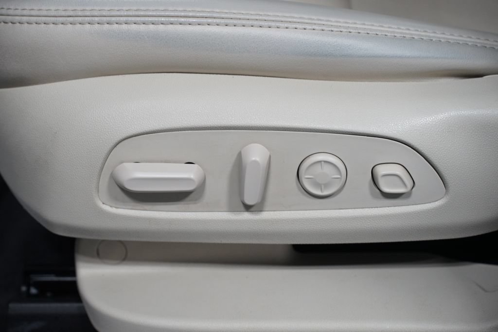 Used 2022 Buick Enclave Premium w/ Experience Buick Package FWD image 35