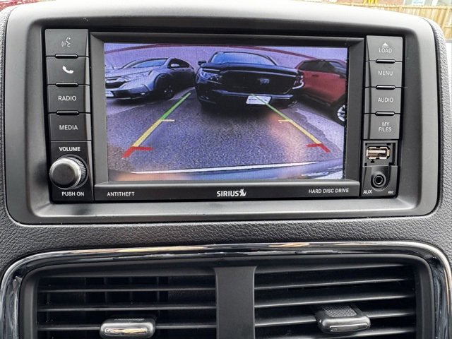 Used 2019 Dodge Grand Caravan SE w/ UConnect Hands-Free Group image 4