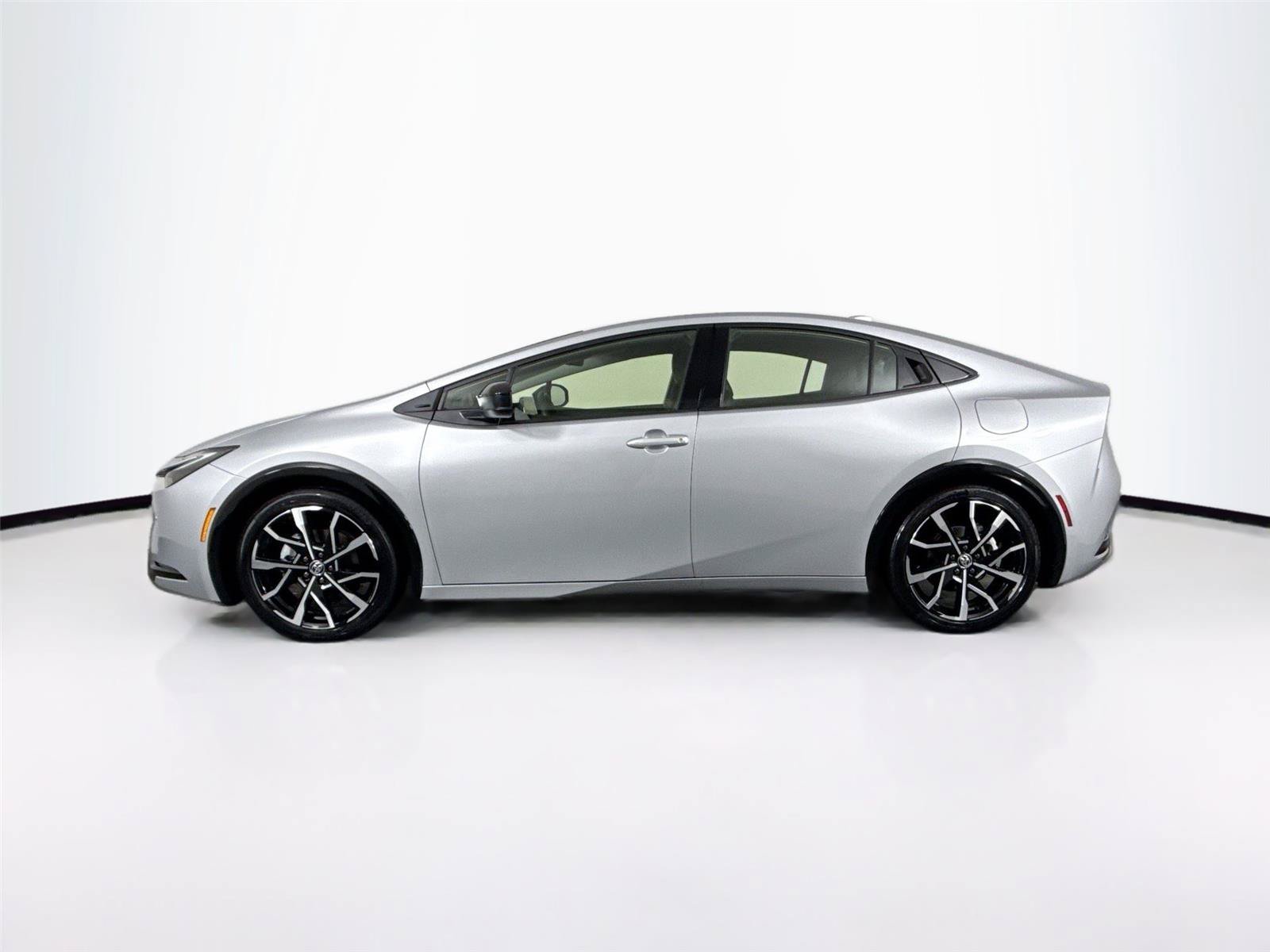 Certified 2025 Toyota Prius Plug-In Hybrid FWD image 14