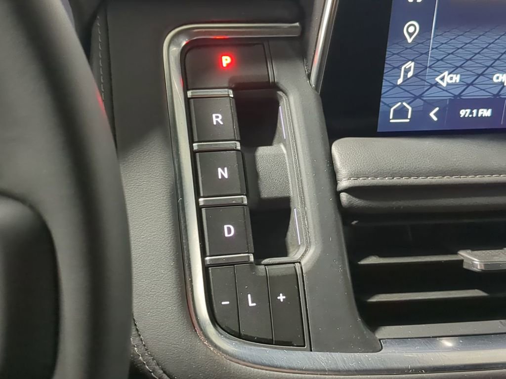 Used 2023 GMC Yukon SLE image 38