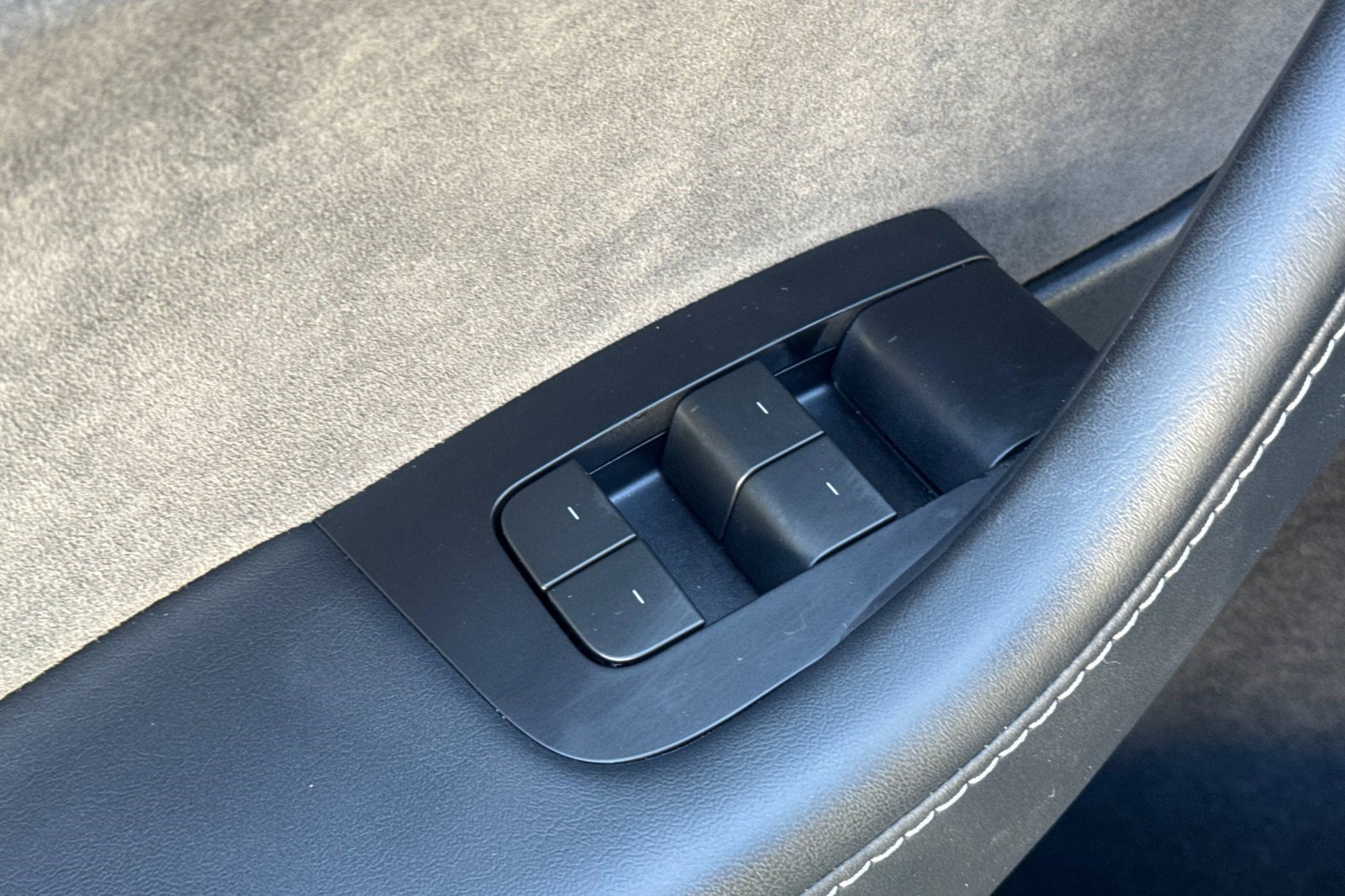 Used 2024 Tesla Model Y Long Range RWD image 14