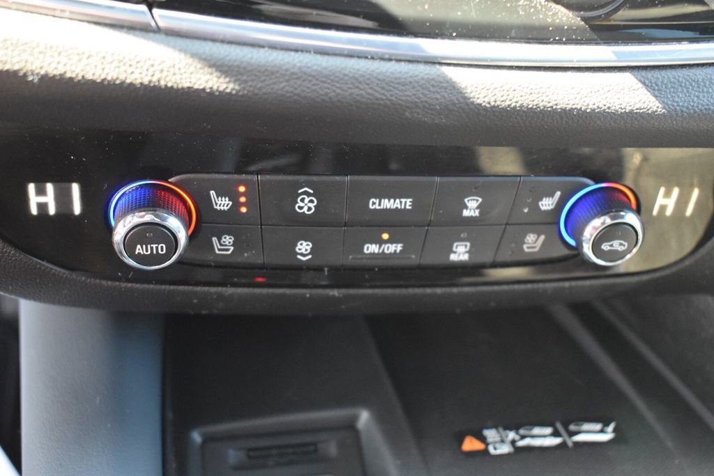 Used 2024 Buick Enclave Premium AWD/4WD image 33