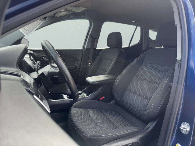 Used 2023 GMC Terrain SLE w/ Driver Convenience Package image 21