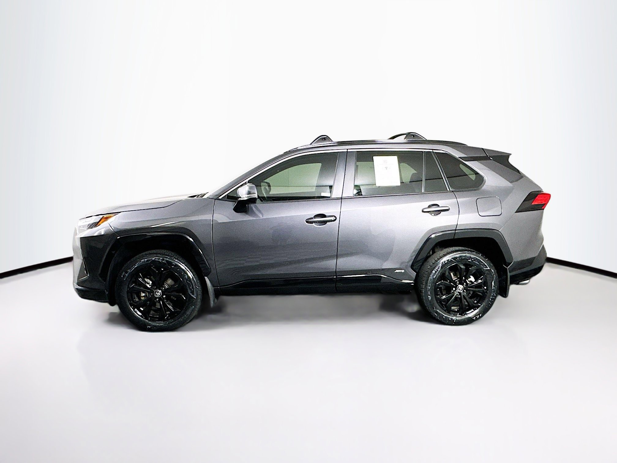 Used 2023 Toyota RAV4 SE AWD/4WD image 4