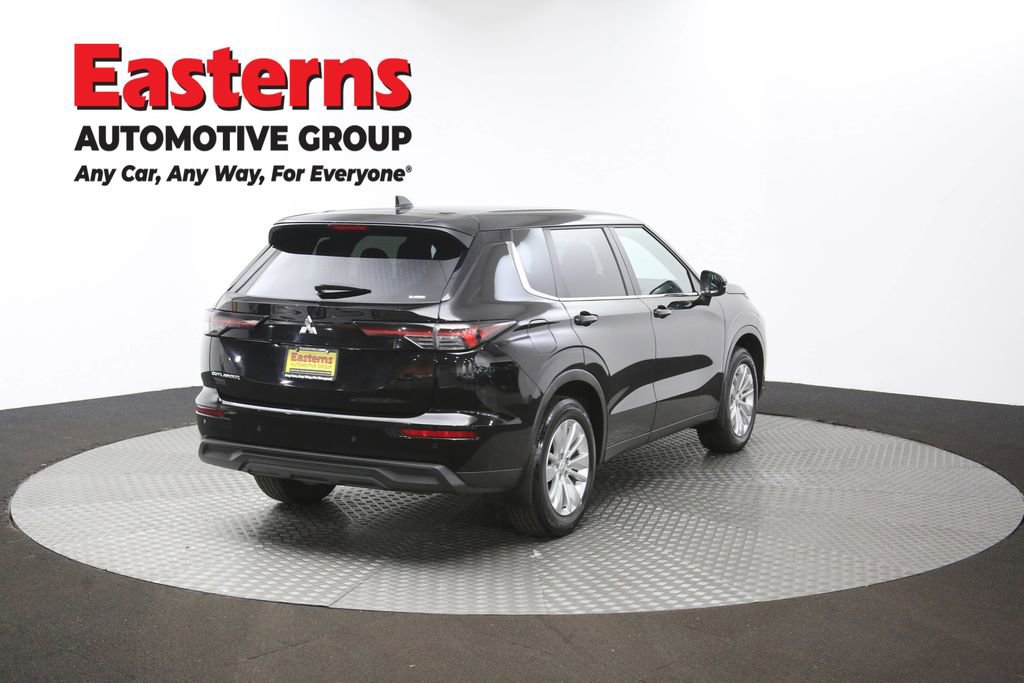 Used 2025 Mitsubishi Outlander ES image 40