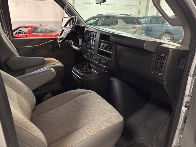 Used 2019 Chevrolet Express 2500 LT w/ LT Preferred Equipment Group image 20