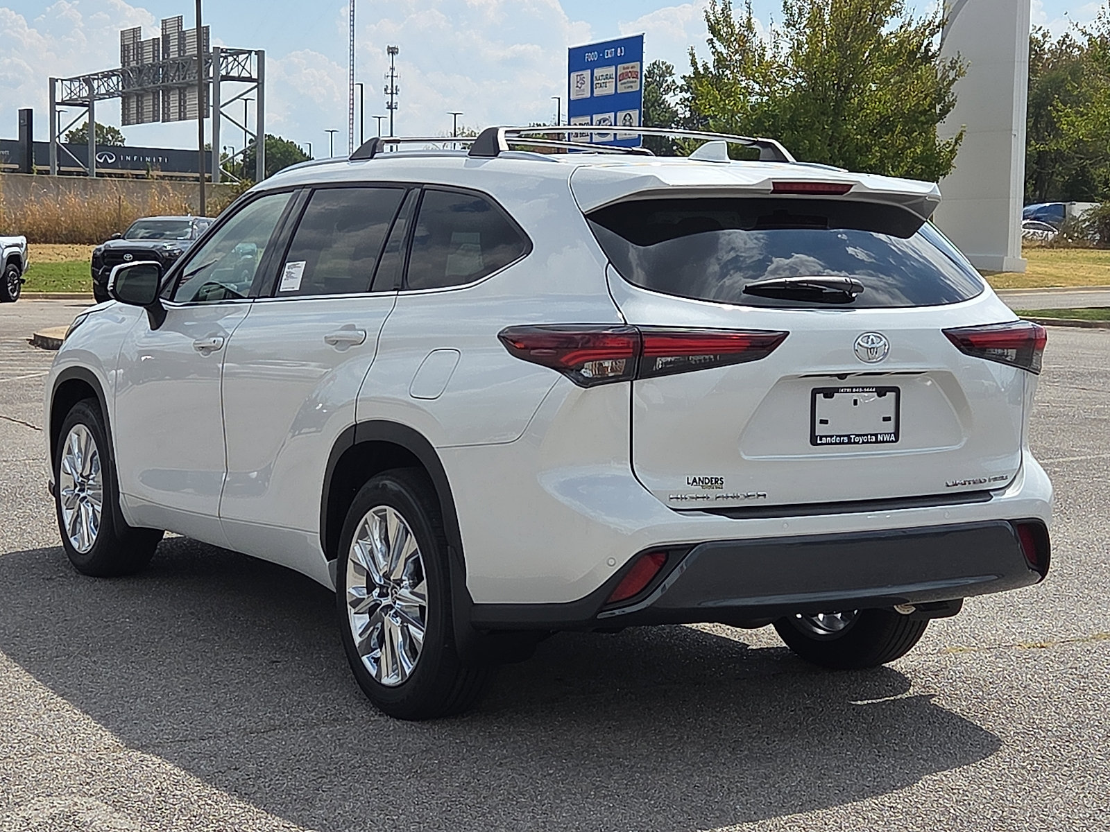 New 2026 Toyota Highlander Limited AWD/4WD image 3