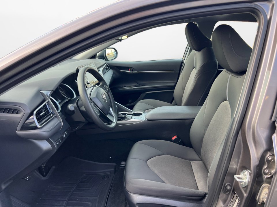 Used 2022 Toyota Camry LE image 11