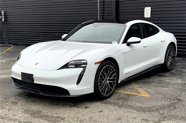 Used 2022 Porsche Taycan image 1