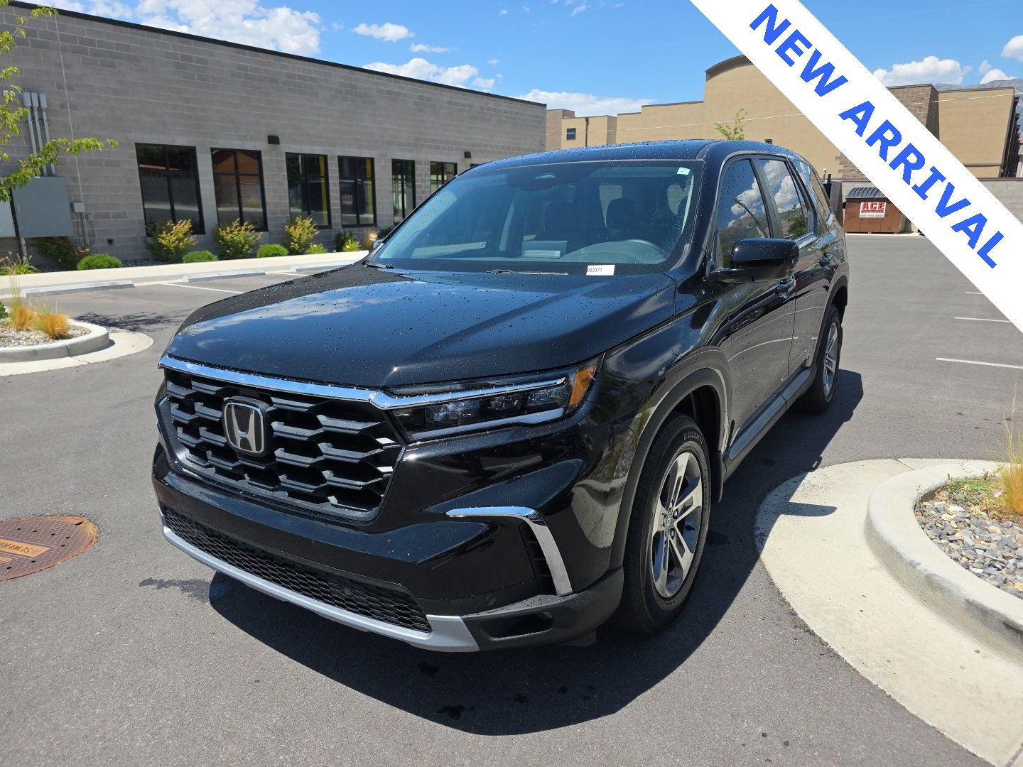 Used 2025 Honda Pilot EX-L image 4