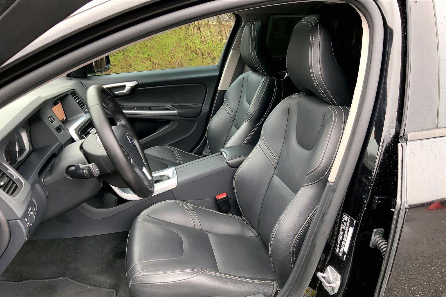 Used 2018 Volvo S60 T5 Dynamic w/ Vision Package AWD/4WD image 9