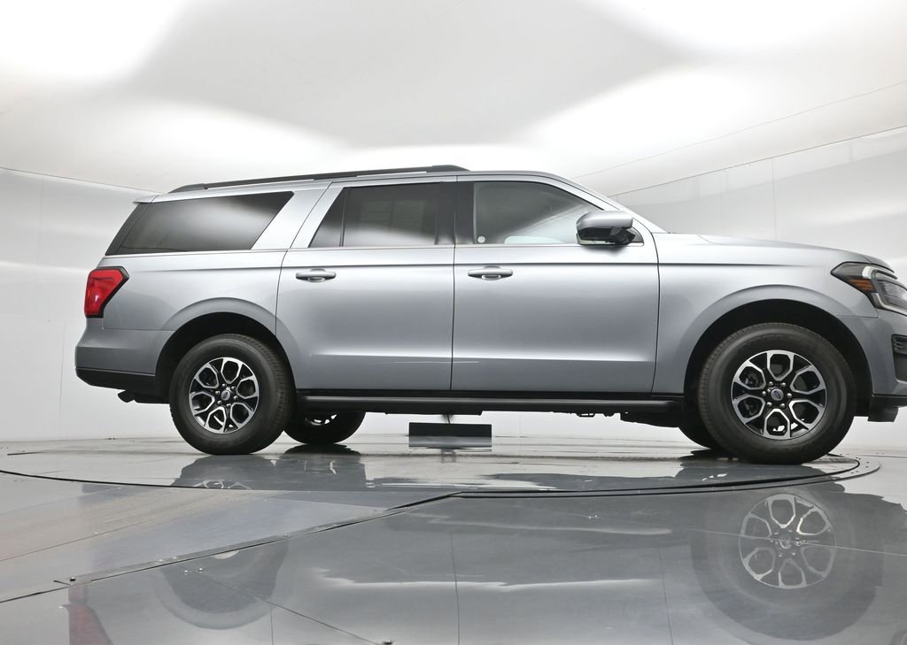 Certified 2024 Ford Expedition Max XLT image 4