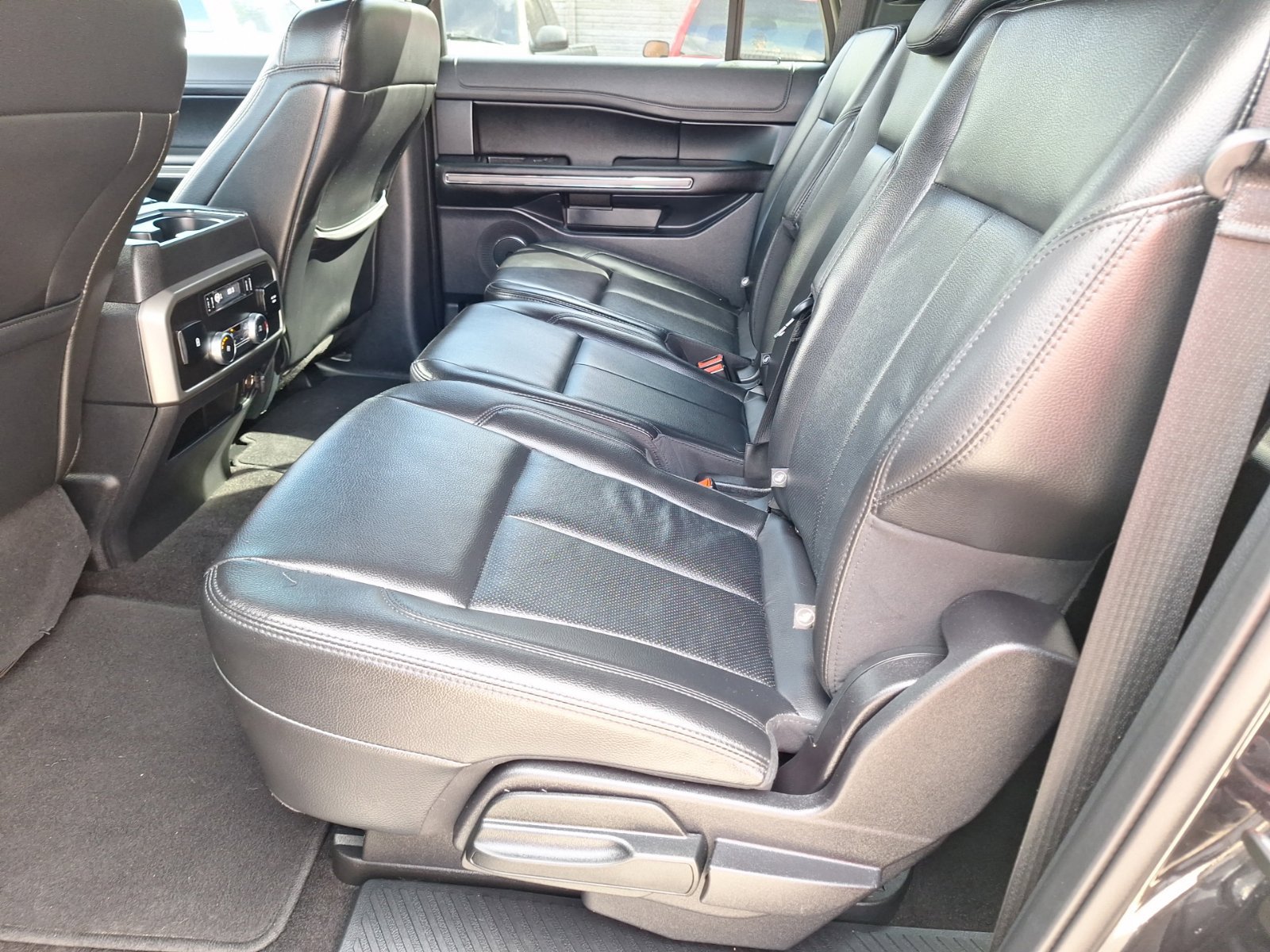 Used 2020 Ford Expedition Max XLT w/ Equipment Group 202A RWD image 29
