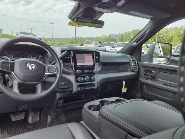New 2025 RAM 2500 Tradesman w/ Chrome Appearance Group image 9