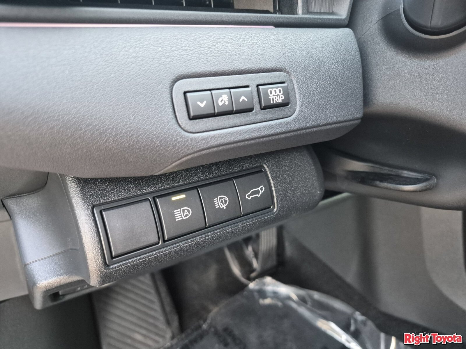 New 2026 Toyota C-HR AWD/4WD image 21