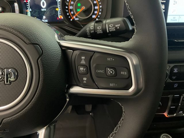 New 2026 Jeep Wrangler Unlimited Sahara w/ Whitecap Package AWD/4WD image 13