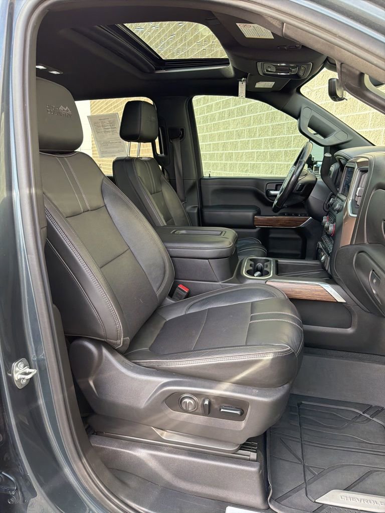 Used 2020 Chevrolet Silverado 3500 High Country image 47