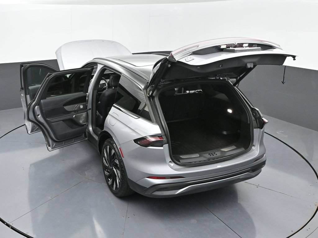 Used 2025 Lincoln Nautilus Reserve AWD/4WD image 56