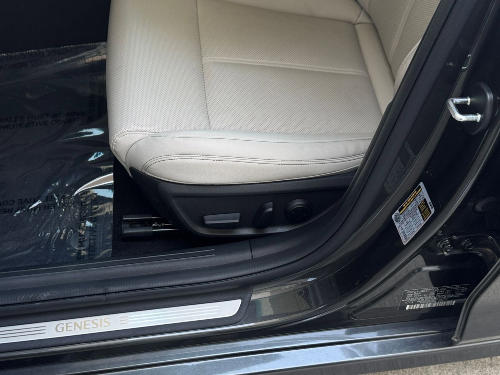 Used 2025 Genesis G70 2.5T image 23