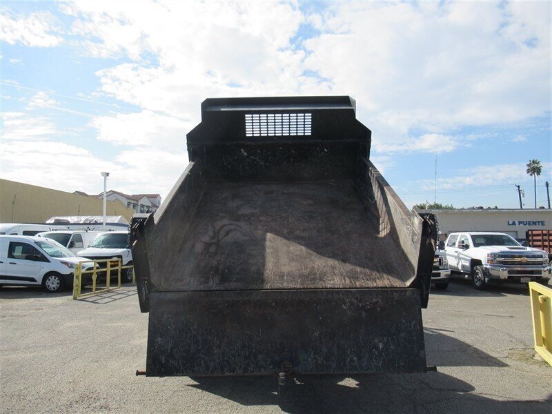 Used 2022 RAM 3500 Tradesman w/ Chrome Appearance Group RWD image 4